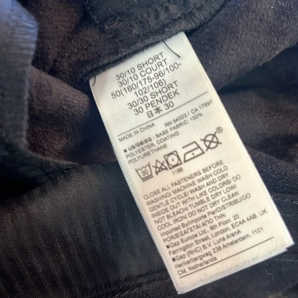 NWT Gap slim high rise 30/10 Short Black Faux Leather Pants $90 - Picture 6 of 8